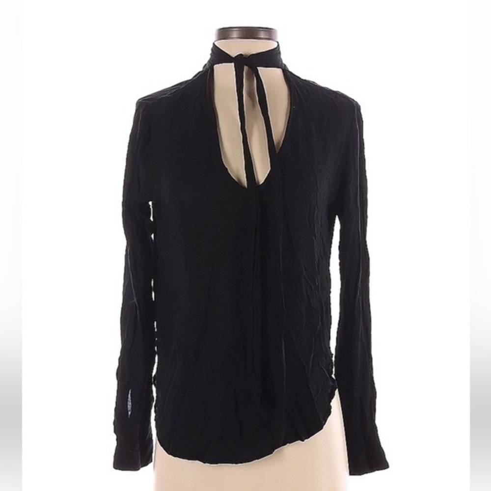 Cloth & Stone
Size S Long Sleeve Top